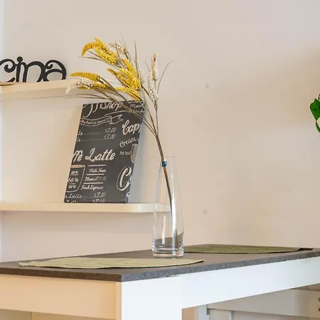 Garage & Station - Self Check-in & Remote Access Apartmán